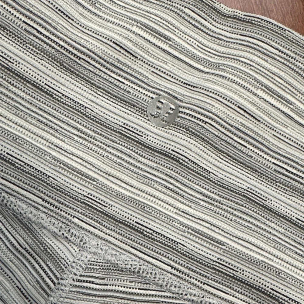 Lululemon Athletica Light Gray Patterned Leggings